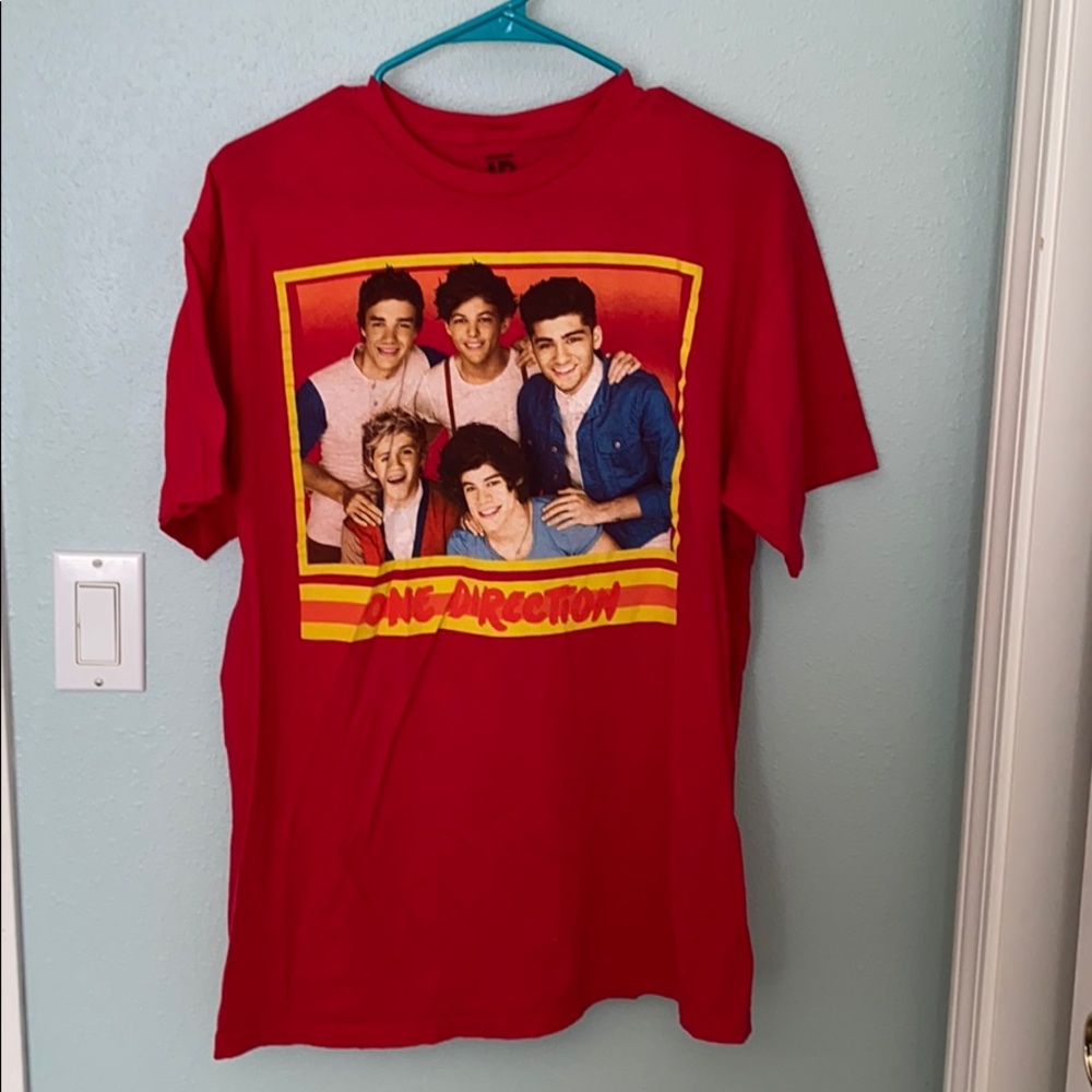 Red old school One Direction shirt